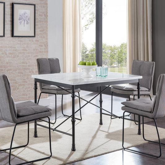 Industriële Eettafel met Elegant Marmerblad en Robuust Metalen Onderstel